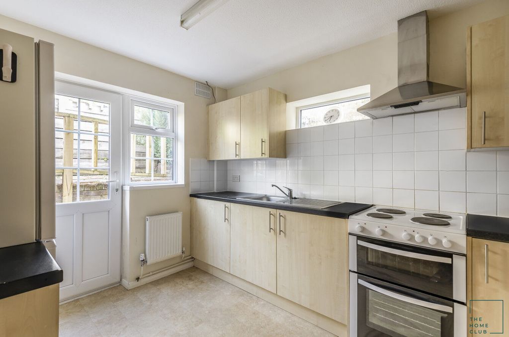 Property photo 3 of 18 Img_95_5_Original.Jpg