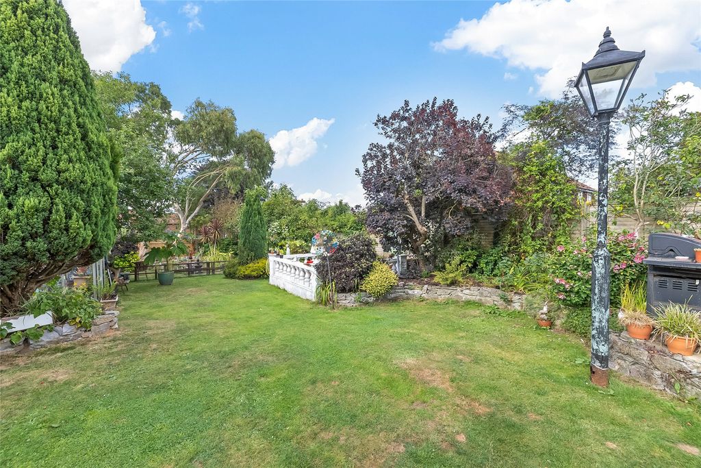 Property photo 2 of 36 Picture No. 25