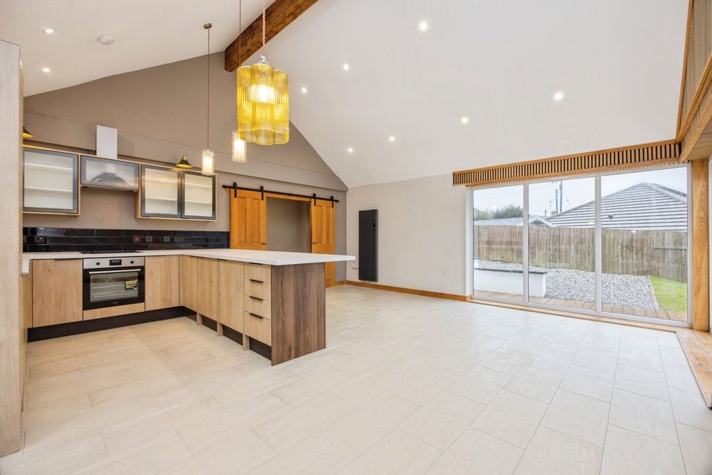 Property photo 2 of 19 Pbox-Img.Jpg