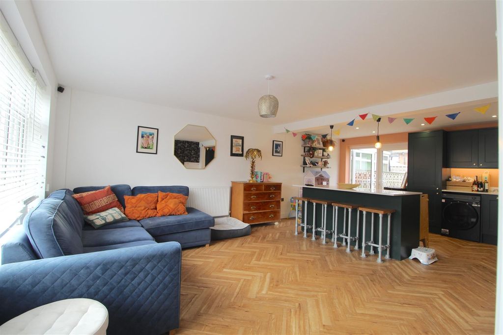 Property photo 3 of 17 Img_7053.Jpg
