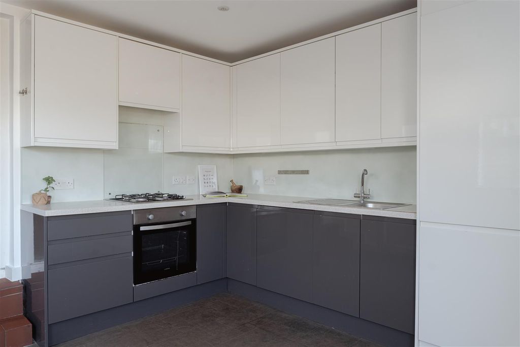 Property photo 3 of 13 4.Jpg