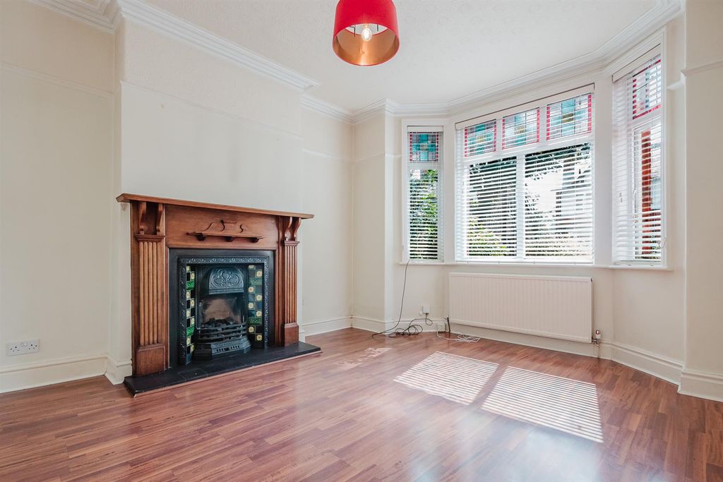 Property photo 2 of 26 Lounge