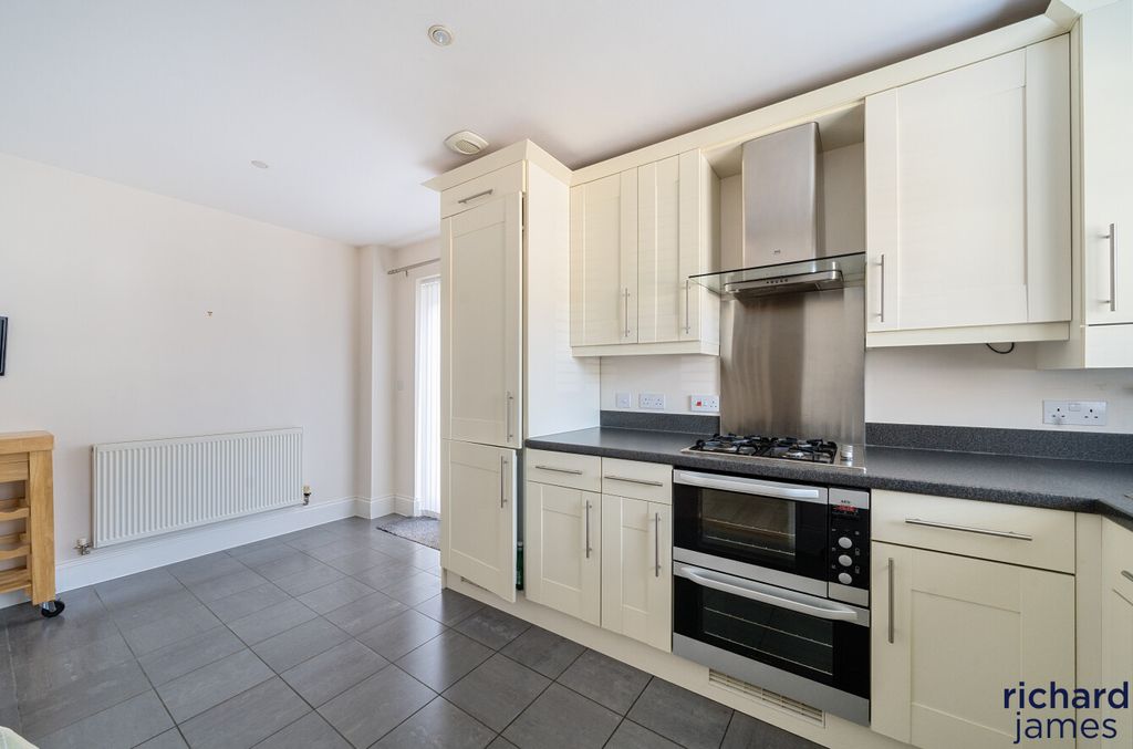 Property photo 3 of 11 B4E238c3780245A59A7A29B084337B15