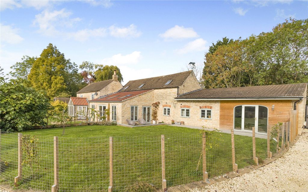 Property photo 2 of 21 Garden View