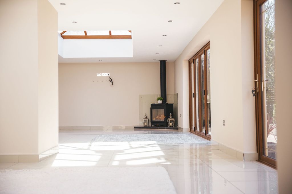 Property photo 3 of 48