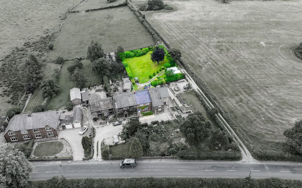 Property photo 2 of 40