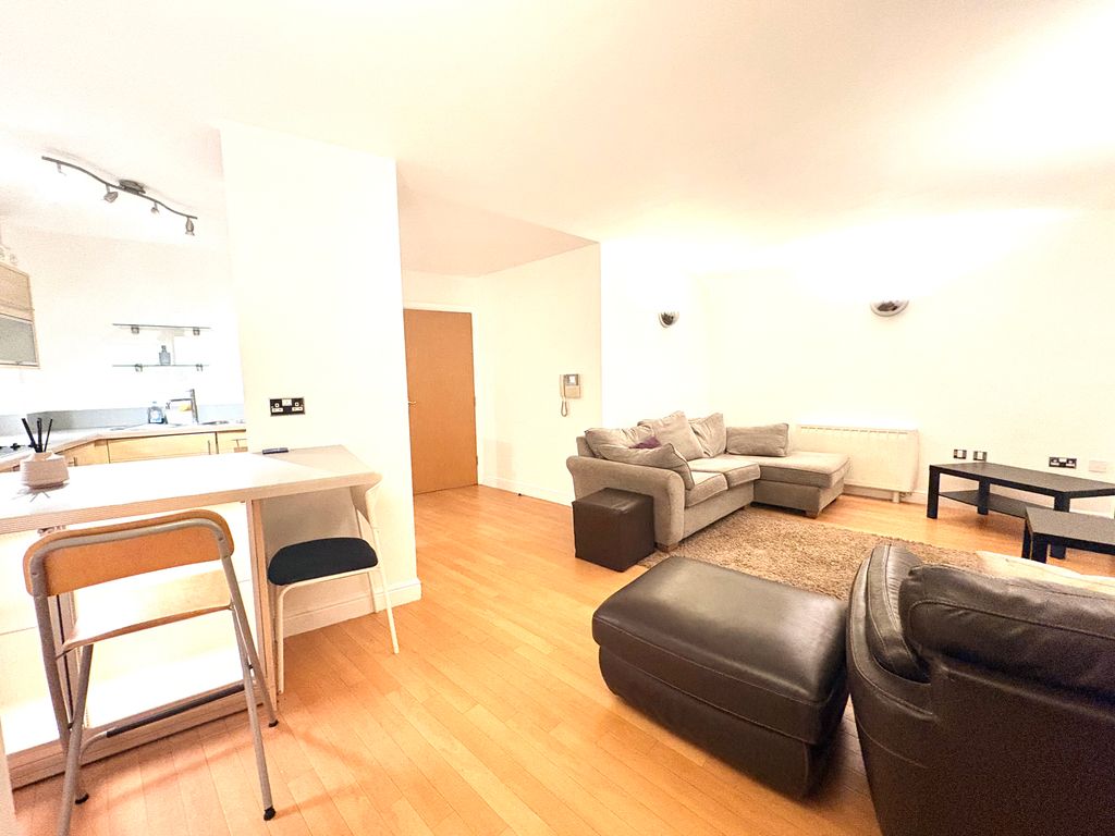 Property photo 2 of 10 Bedroom 1