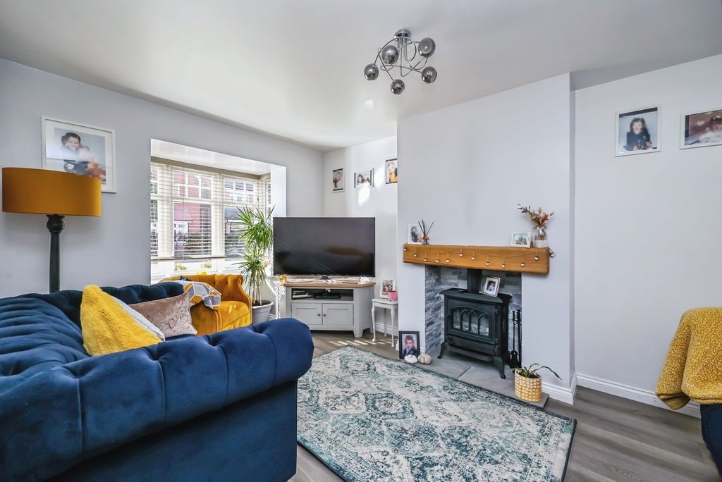Property photo 2 of 27 Pbox-Img.Jpg