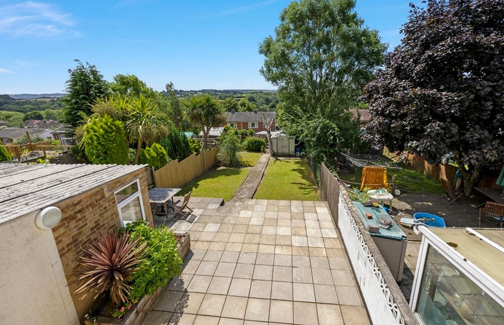 Property photo 2 of 37