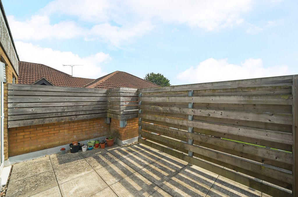 Property photo 2 of 14 1339561-10-68A476...