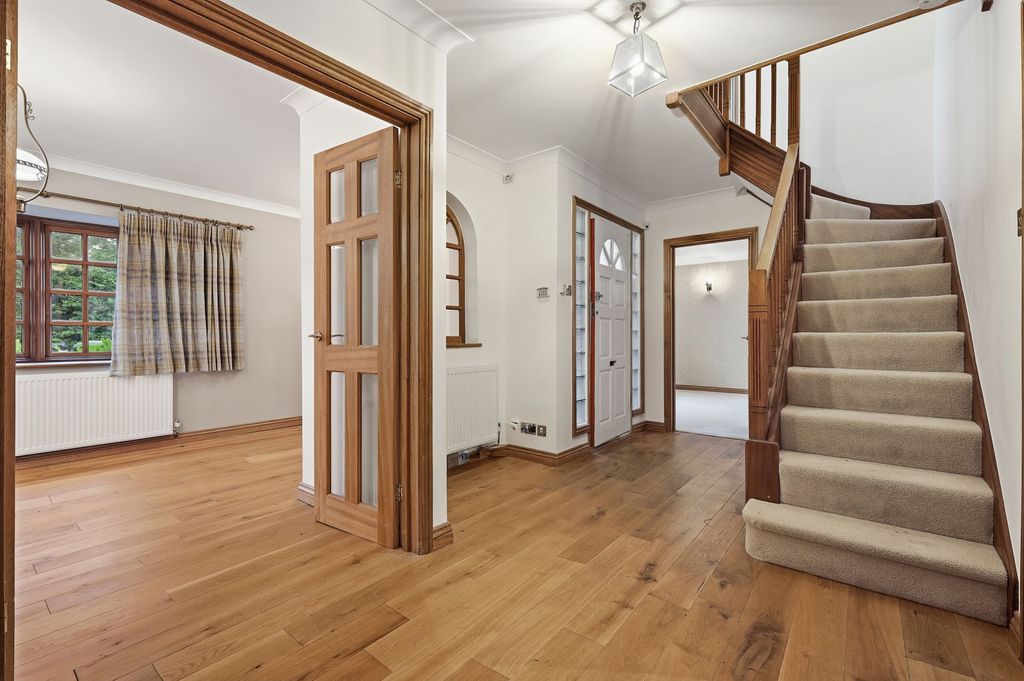 Property photo 3 of 38