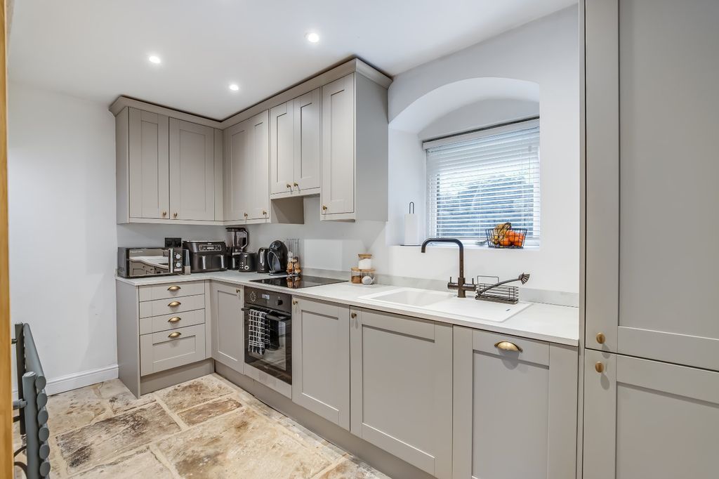 Property photo 3 of 17 Picture 3