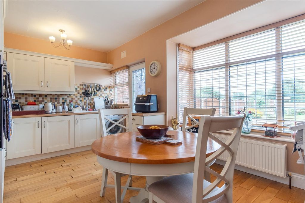 Property photo 3 of 21 Kitchen/Diner