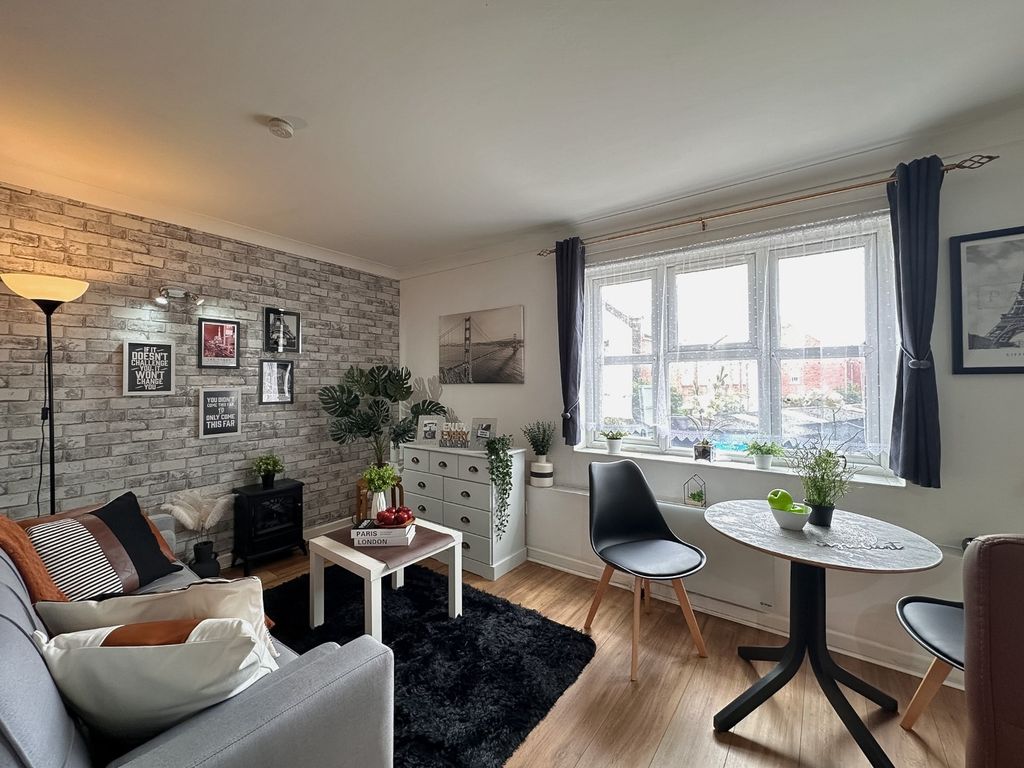 Property photo 2 of 15 5251534
