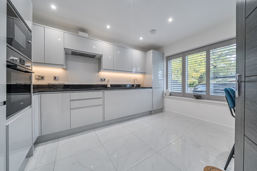 Property photo 2 of 26 Kitchen