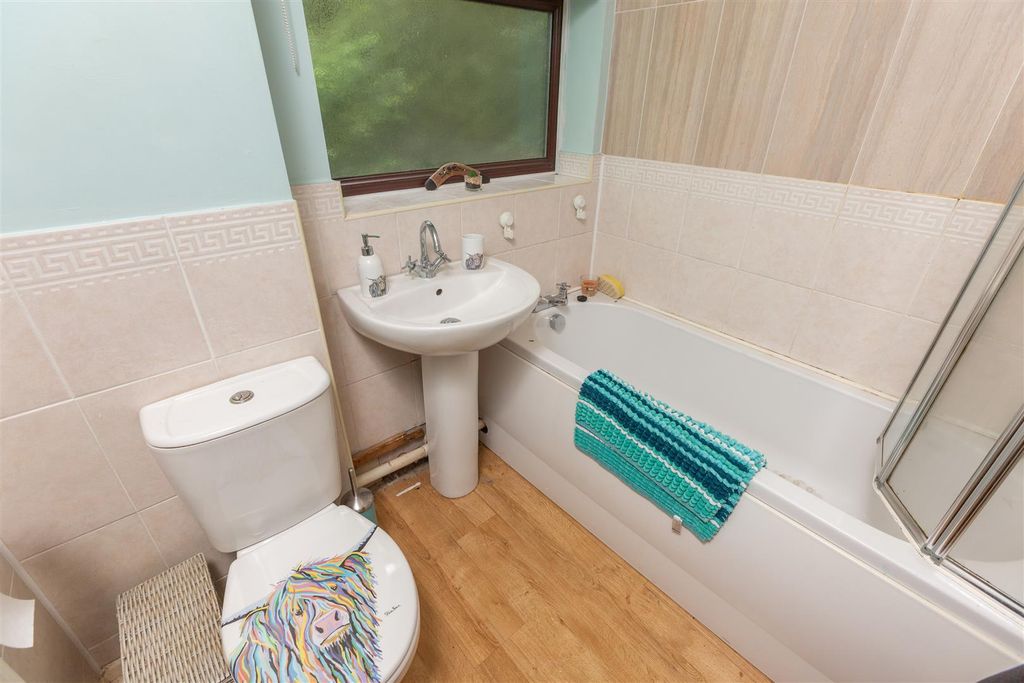 Property photo 3 of 25