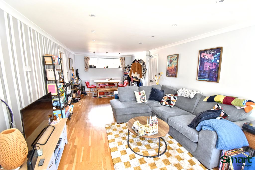 Property photo 3 of 12 Dsc_0738