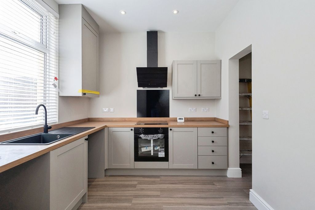 Property photo 1 of 21 Pbox-Img.Jpg