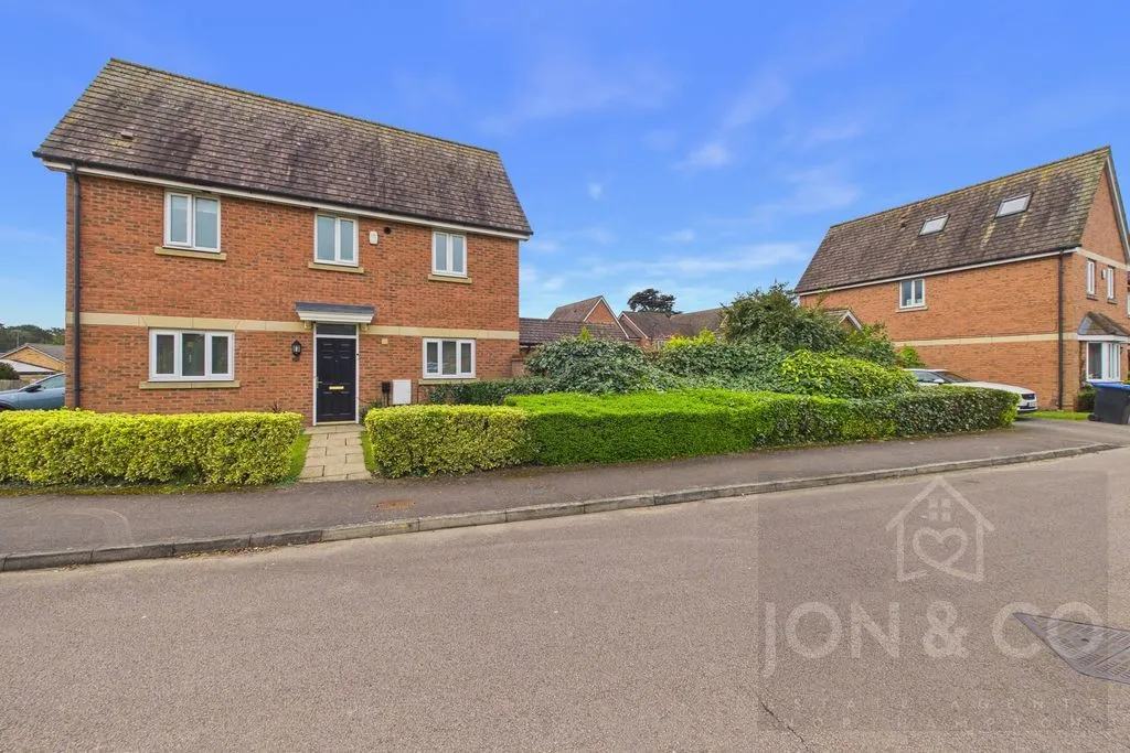 House in Northampton, West Northamptonshire - View 3