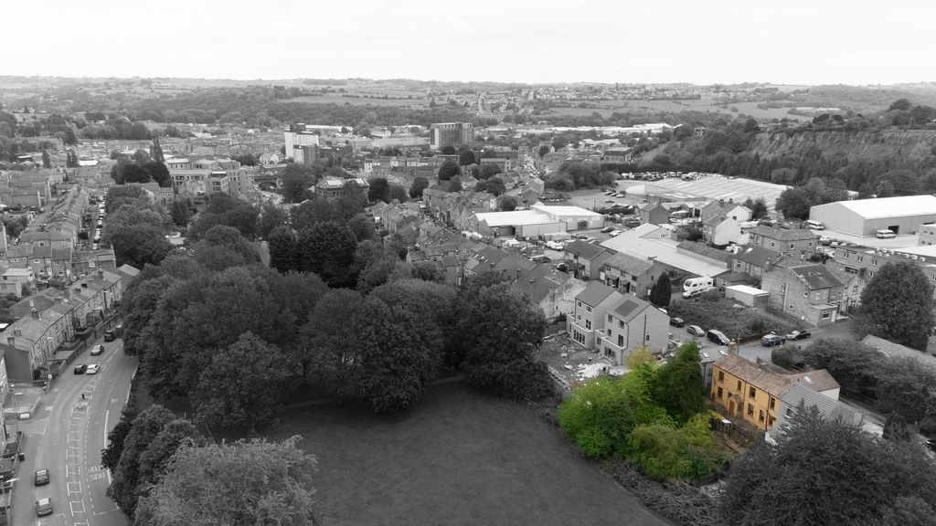 Property photo 2 of 32