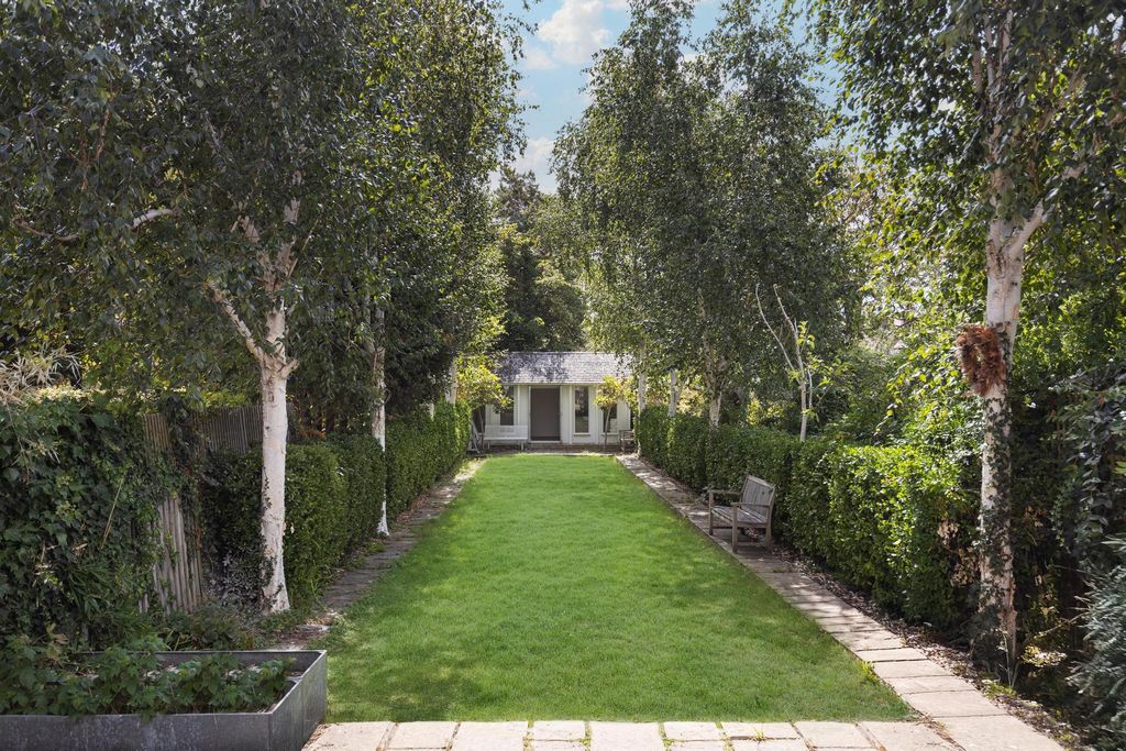 Property photo 3 of 12 Image