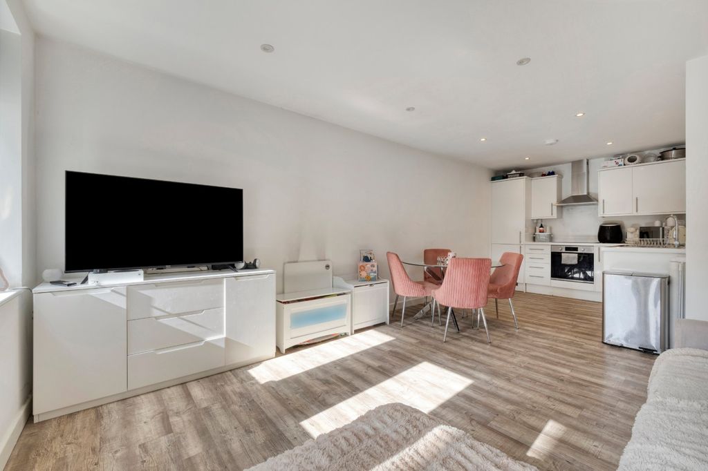 Property photo 3 of 12 Picture No. 06