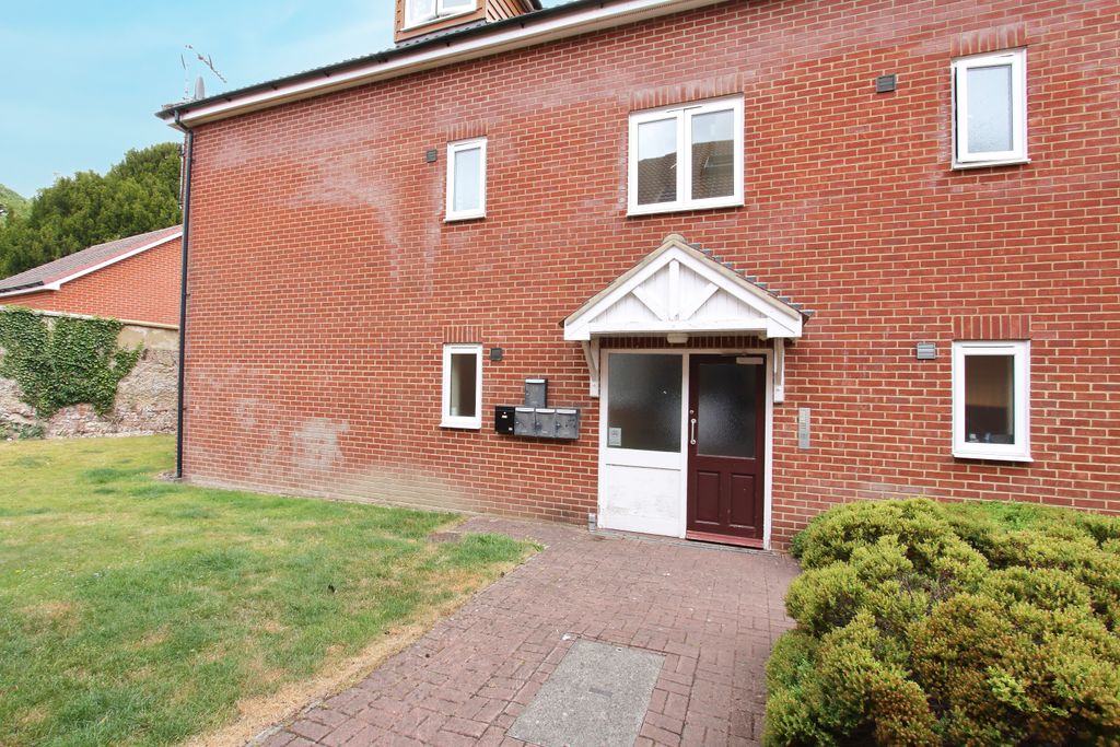 Property photo 1 of 8