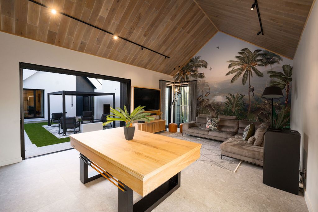 Property photo 3 of 36 Vlv1687948