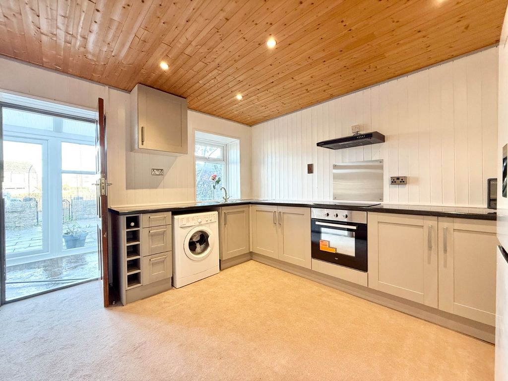 Property photo 2 of 14 Picture No. 10