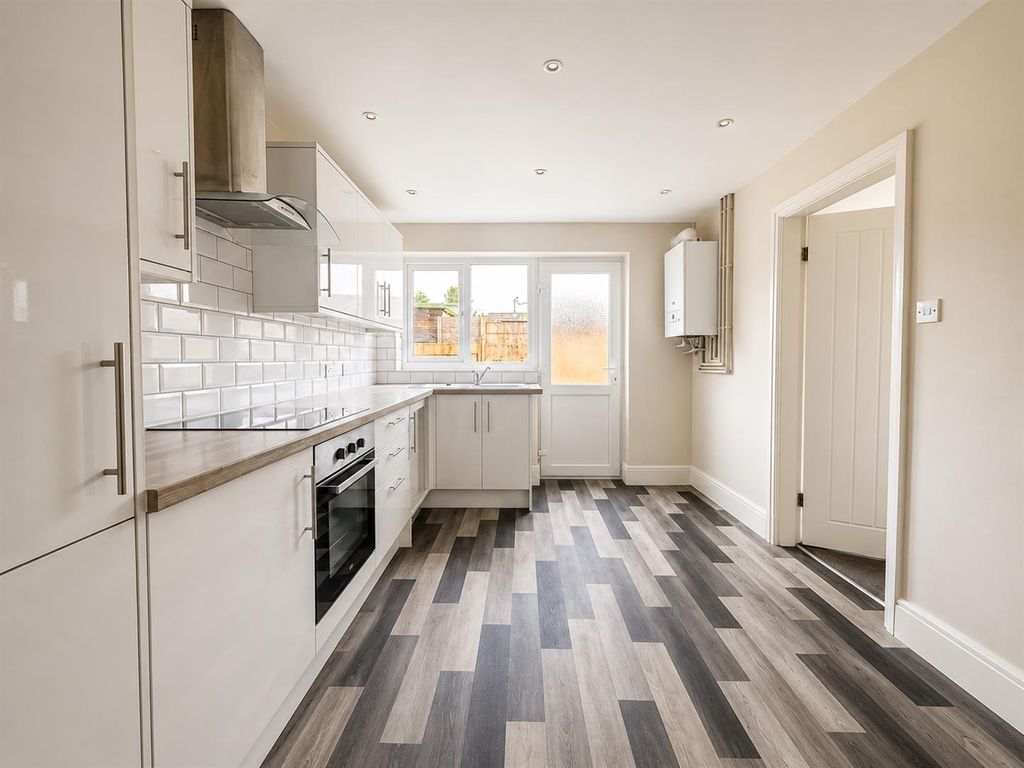 Property photo 2 of 12 15