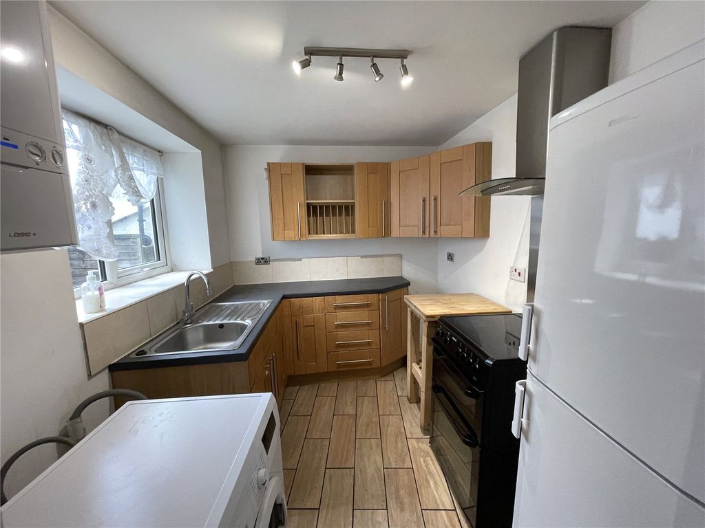 Property photo 2 of 7 Picture No. 21