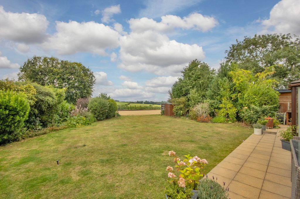 Property photo 2 of 29 Garden