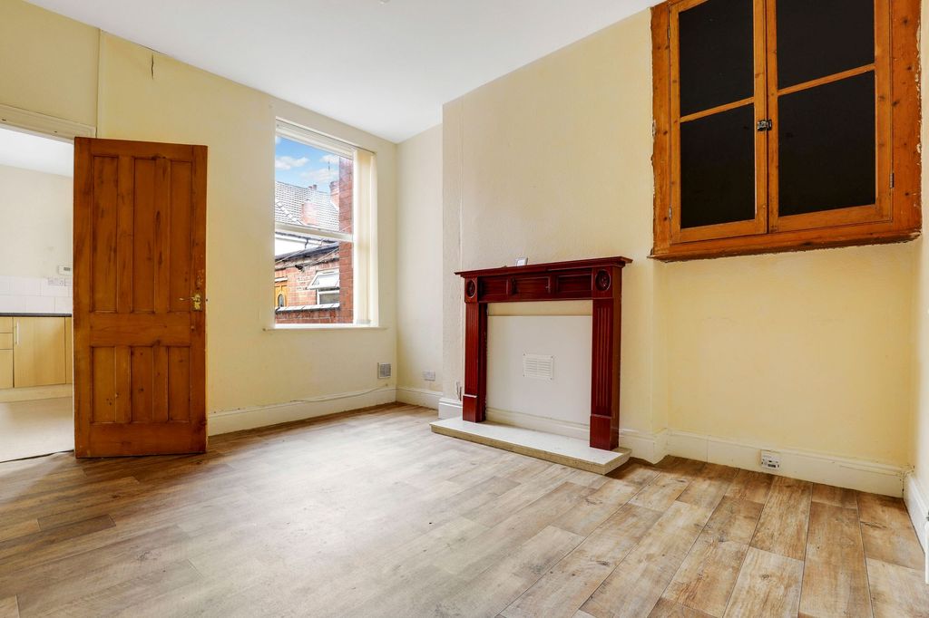 Property photo 3 of 11