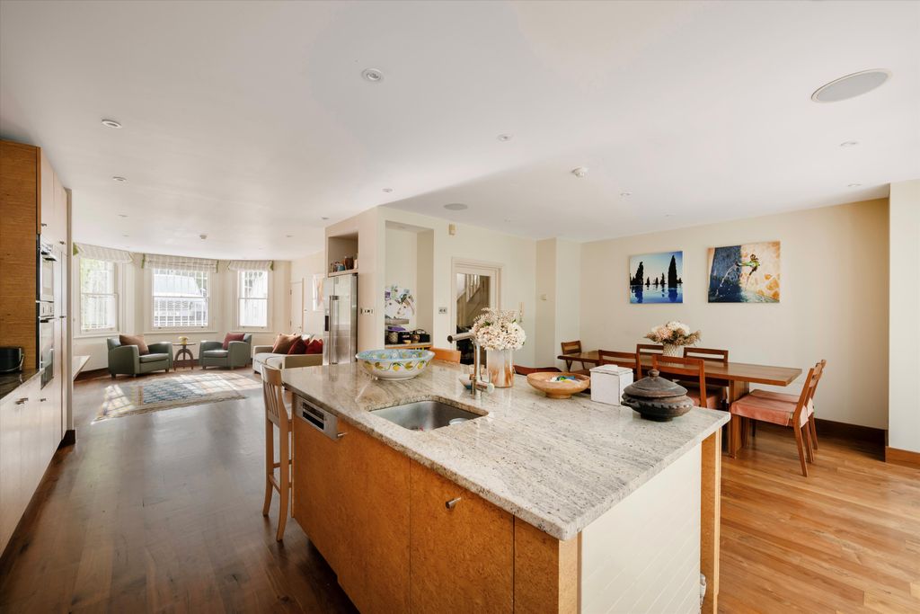 Property photo 2 of 21 Image