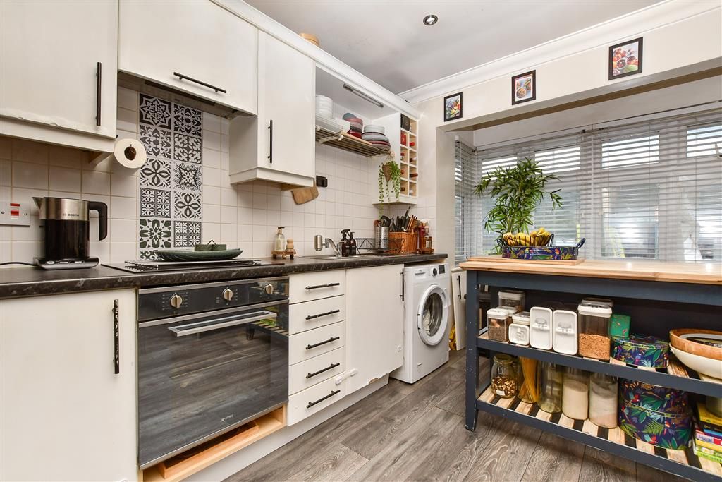 Property photo 3 of 13 Kitchen / Lounge