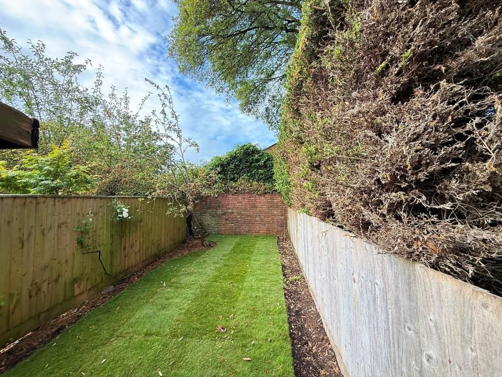 Property photo 3 of 14 Garden