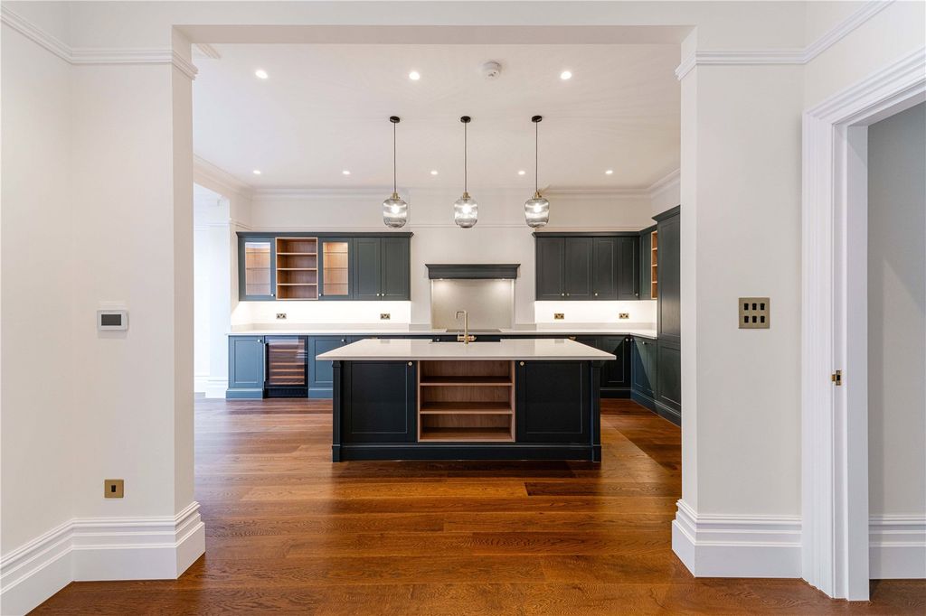 Property photo 3 of 16 Kitchen