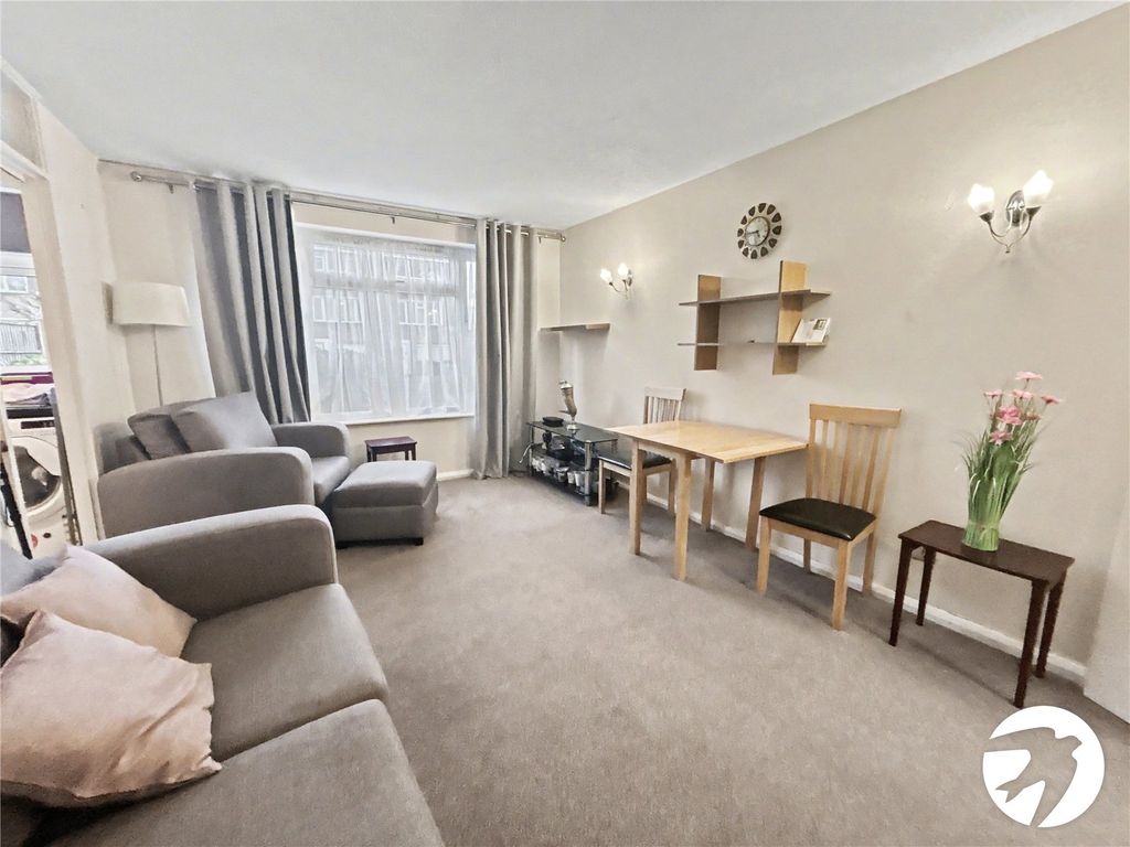 Property photo 2 of 23 Picture No. 21