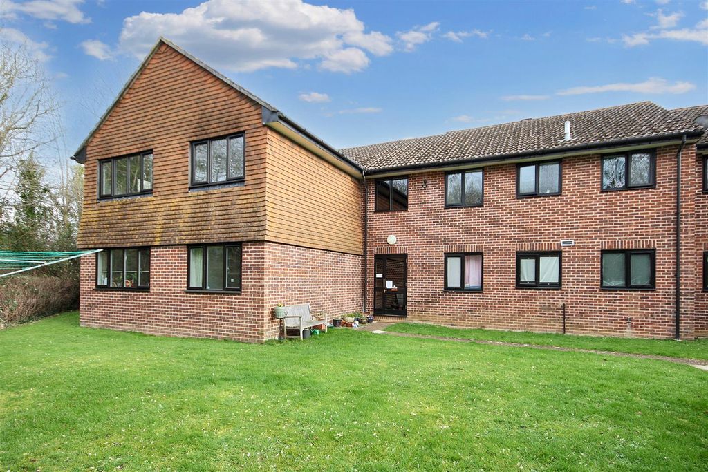 Property photo 1 of 8