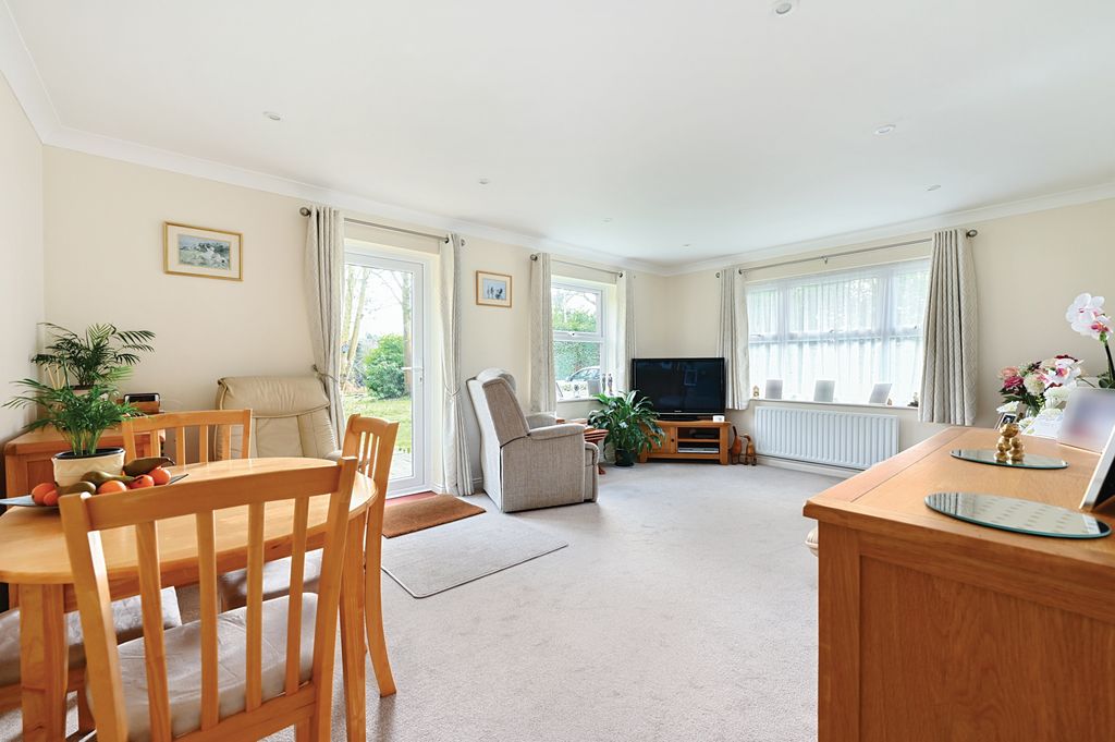 Property photo 2 of 10 5 Hawley Lodge (5)