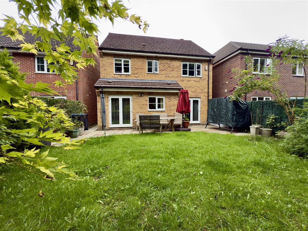 Property photo 2 of 12 Externally