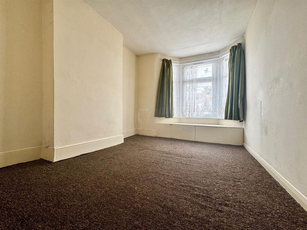 Property photo 3 of 8 Bedroom 1.Jpg