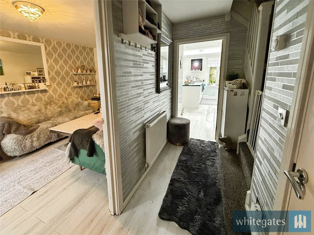 Property photo 3 of 23 Picture No. 18