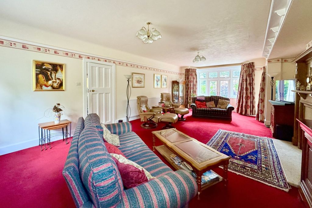 Property photo 2 of 34