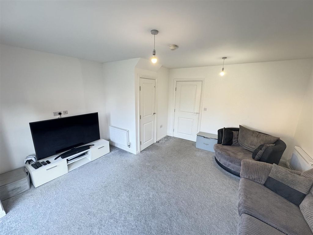 Property photo 3 of 24