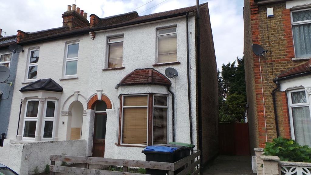 Property photo 1 of 2