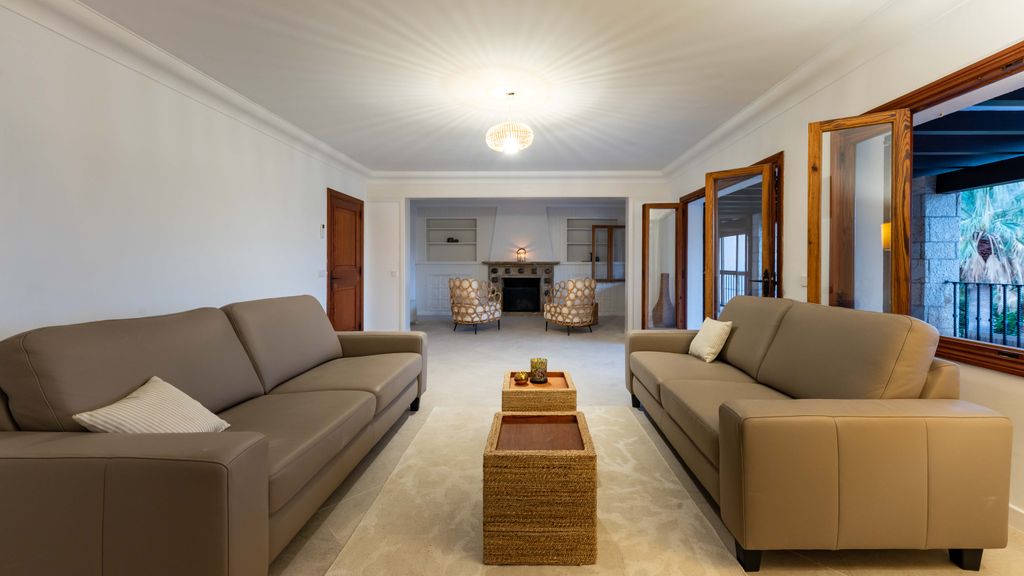 Property photo 2 of 26 79051 Small-7.Jpg