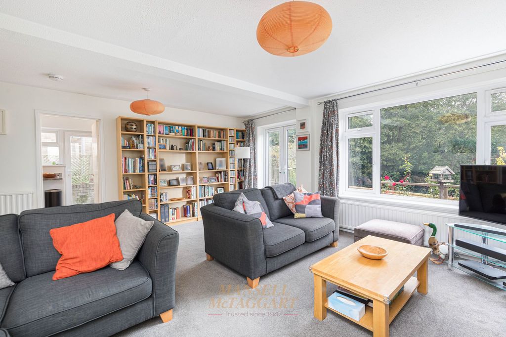 Property photo 2 of 20