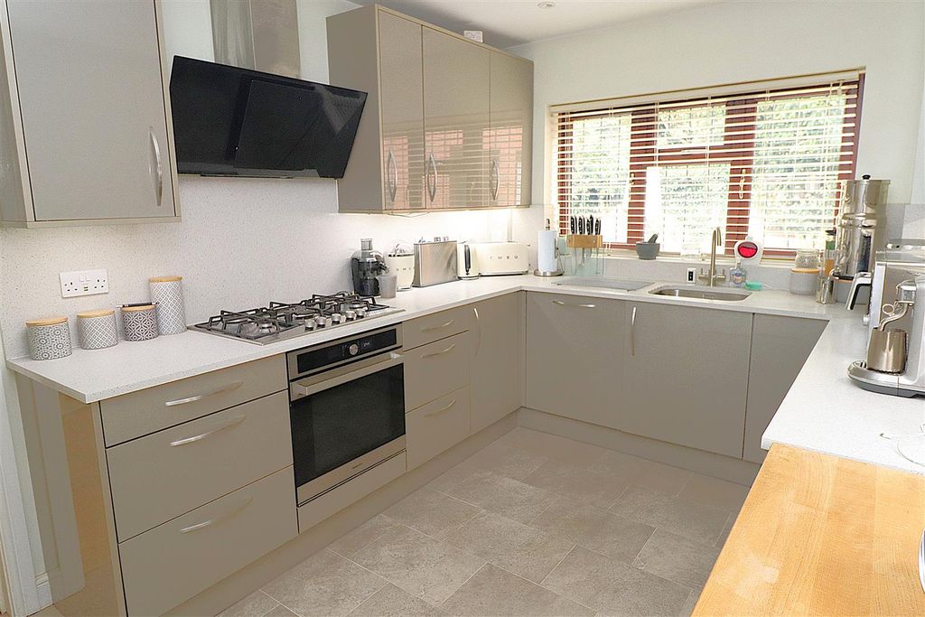 Property photo 2 of 19 Kitchen ..Jpg