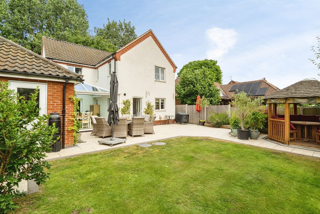 Property photo 2 of 19
